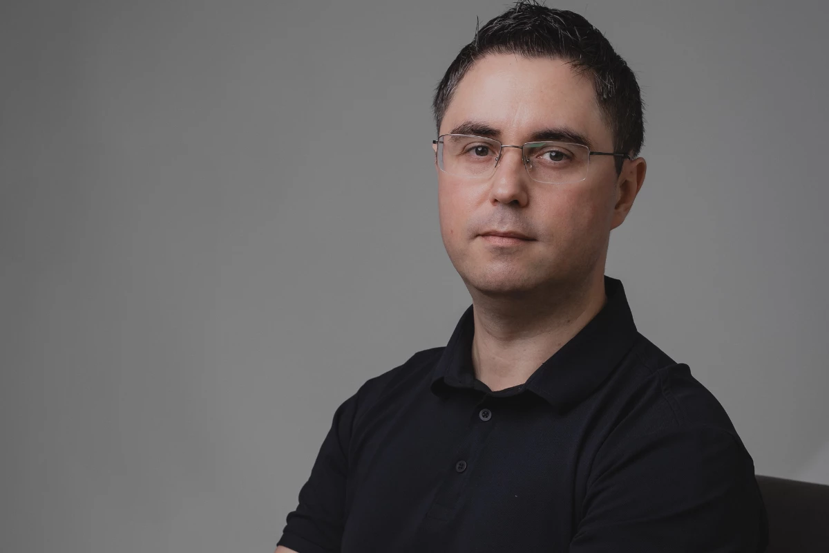 Vinicius Lensyk lidera integração entre governança de TI e estratégia no setor financeiro