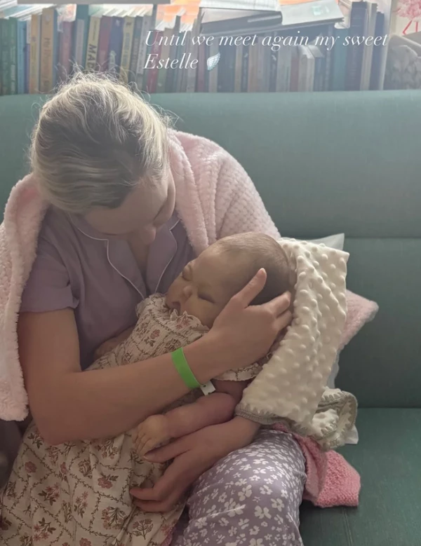 Após falecimento da filha, influenciadora presta homenagem à menina nas redes sociais 36 vkC5RFBYhPB0jngUDvOemtPVidJNOnq0pJ7QvrmW