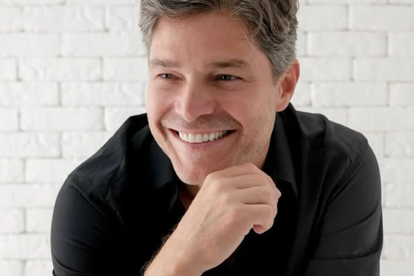 Lembra desse ex-galã da Globo? Erik Marmo conta os perrengues que está vivendo 34 7EvhHJeA4fRQkOBzw8au6qP0dc6jUM4L5ol2sGkP