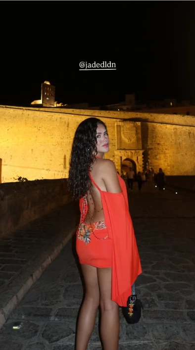 Maisa Silva causa alvoroço na internet ao surgir com look ousado em Ibiza e detalhe chama atenção 34 jkXFCbbkzH0v1EJHKkefzB4bt53nHUCfDqbtwk2H