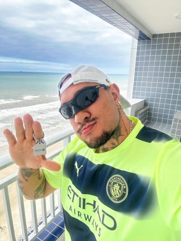 Ex-camelô e de infância pobre, querido cantor muda de vida e conquista sonho que muitos têm 34