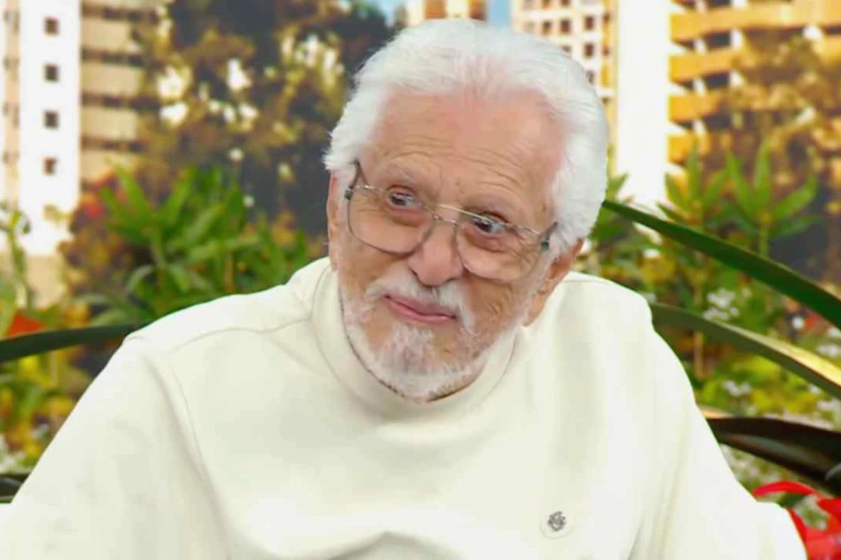 Após desabafo, Carlos Alberto de Nóbrega revela medo de deixar o SBT e admite: ‘Agora eu estou preocupado’