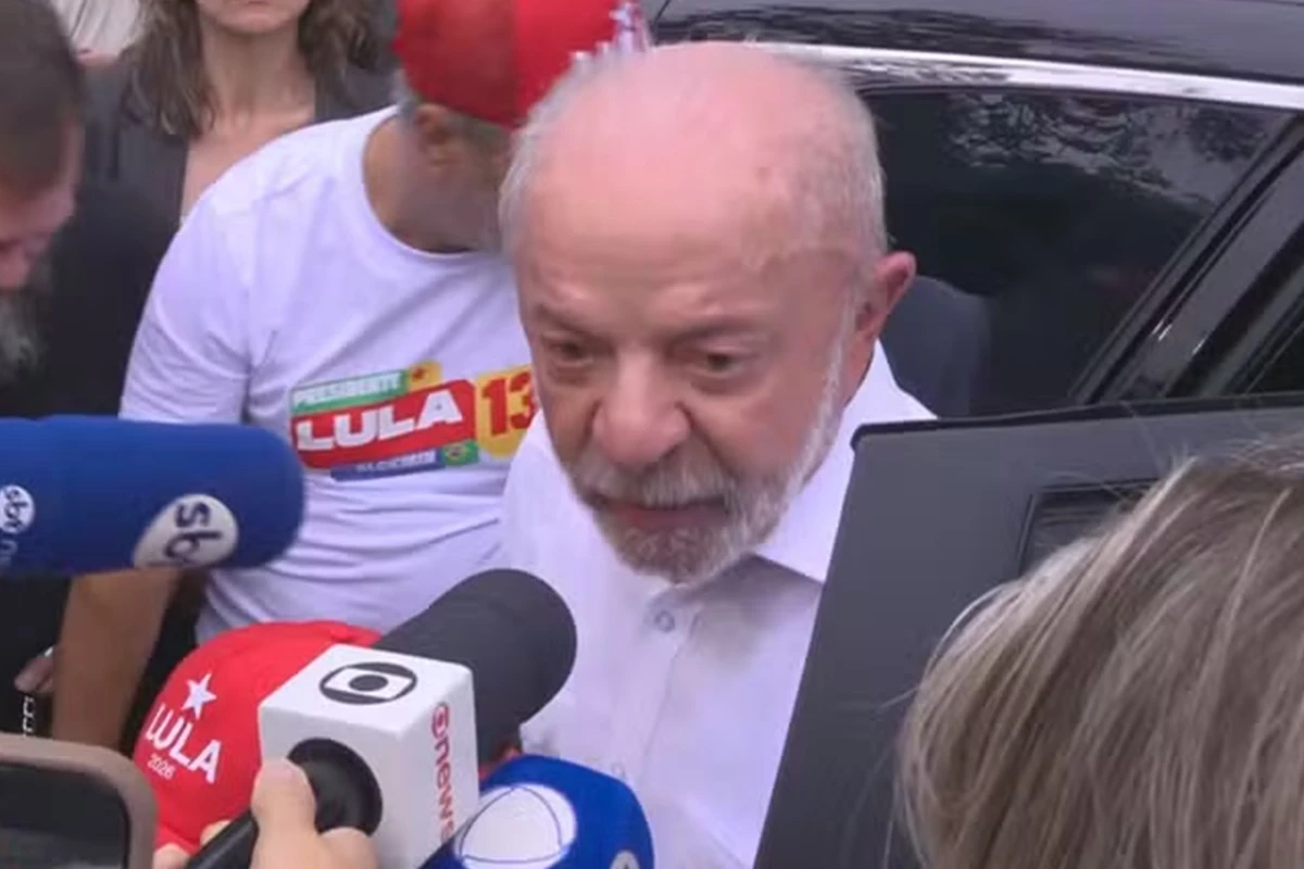 Lula chega para votar e diz se acredita em vitória contra Flávio Bolsonaro: ‘sinceramente…’