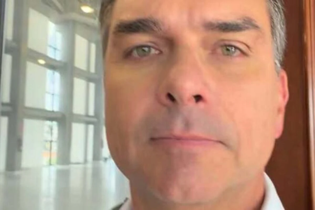 Bastidores do governo revelam o que aliados pensam sobre decisão de Moraes envolvendo Flávio Bolsonaro