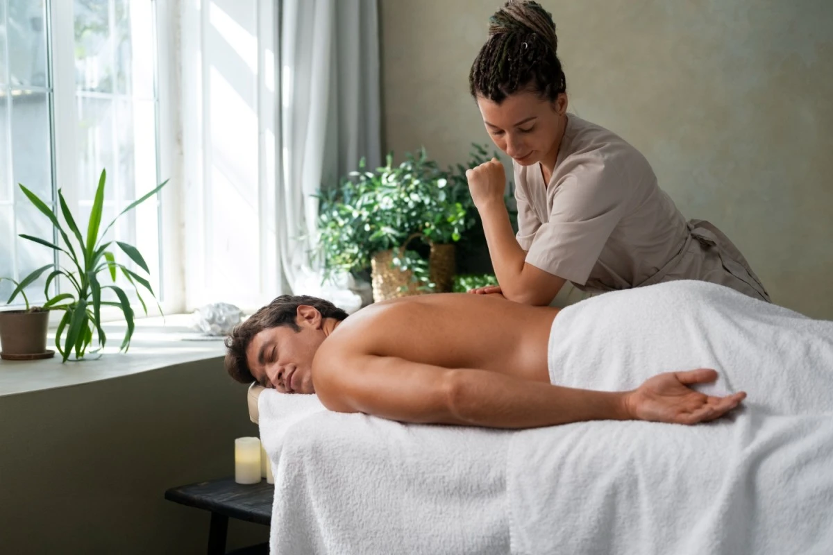 Sono ruim e rotina acelerada: como a massagem pode ajudar o corpo a desacelerar