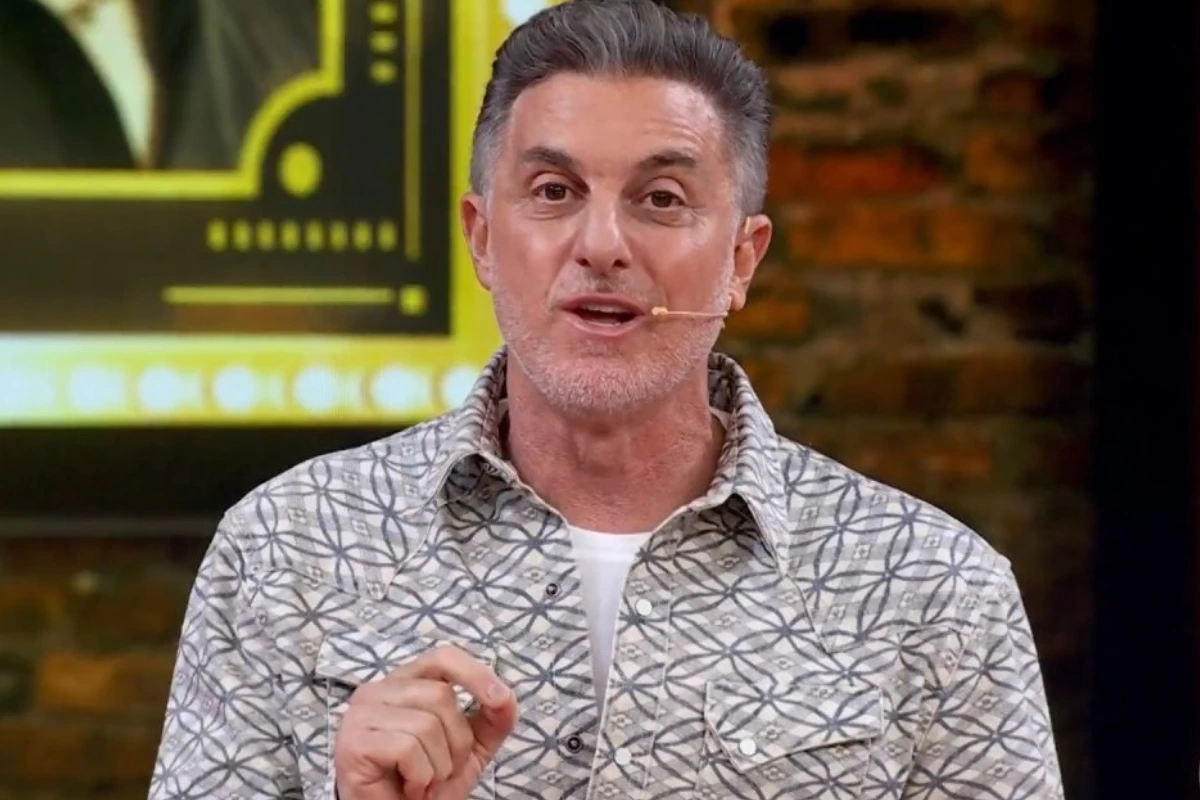 Luciano Huck pega a todos de surpresa com anúncio no Domingão: ‘Grávida de doze semanas…’