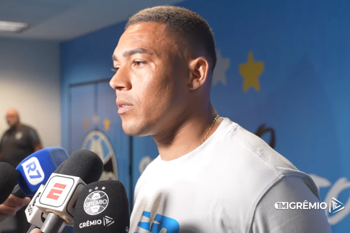 Adeus, Grêmio? Carlos Vinicius ganha força em outro clube brasileiro